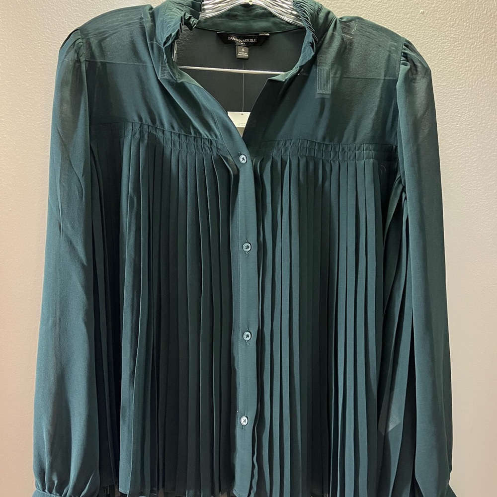 New banana republic green blouse
